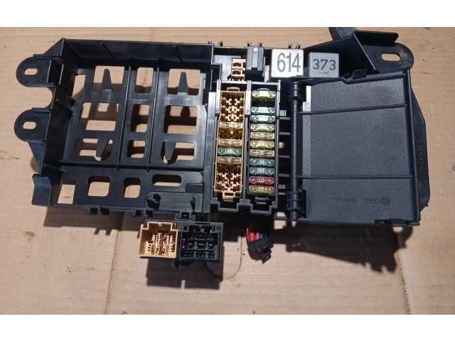 Блок предохранителей  4f0971845   Audi A6 S6 C6 4F    
