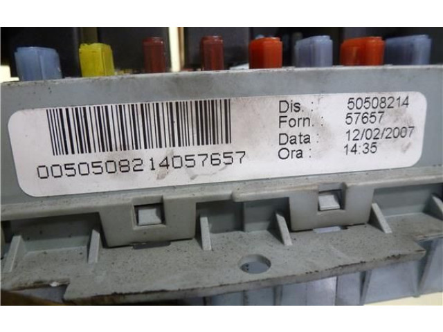 Блок предохранителей 50508214 Alfa Romeo 166