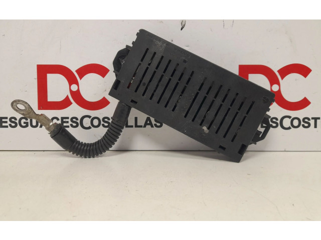 Блок предохранителей 9162323   Volvo XC90    