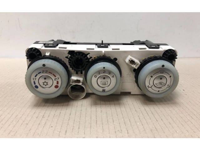 Блок управления климат-контролем Mitsubishi Carisma