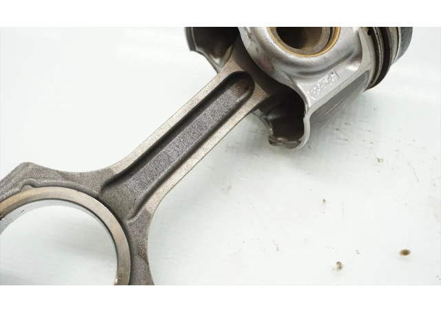 Píst    Ford Transit Custom     