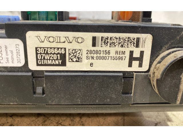 Блок предохранителей 30786646, 07W201   Volvo V70    