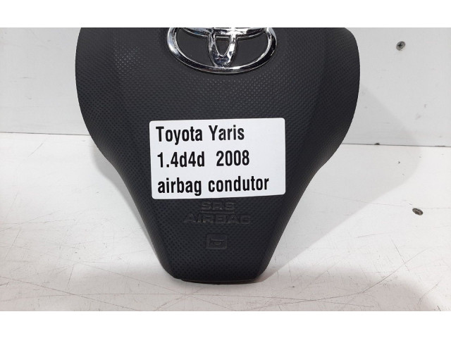 Подушка безопасности водителя    Toyota Yaris