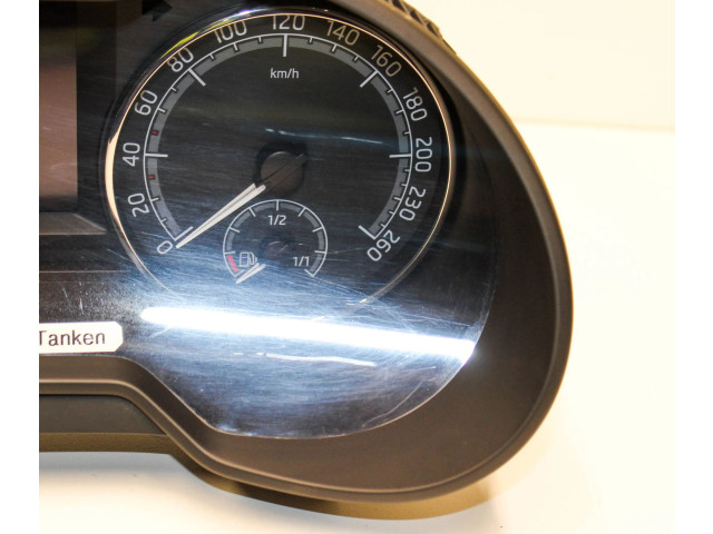 Панель приборов 5E0920780F Skoda Octavia Mk3 (5E)