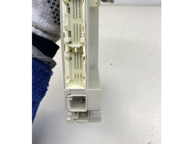 Pojistková skříňka 8273030L50 Lexus GS 250 350 300H 450H 2014