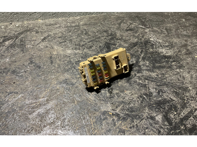 Блок предохранителей  JB200400   Subaru Forester SF    