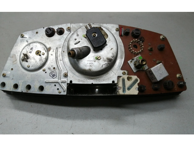 Панель приборов 87001050, 0005423923   Mercedes-Benz W123       