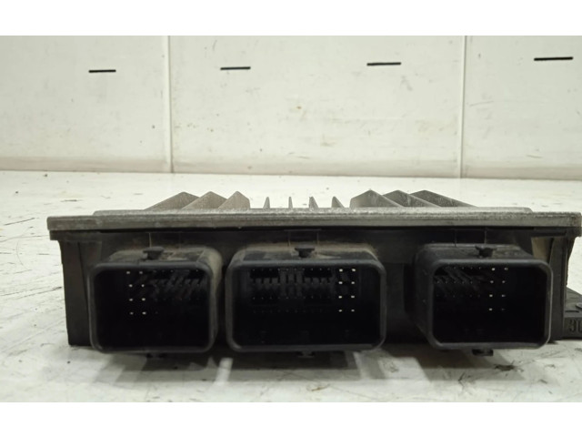 Блок управления двигателя 8200513058   Dacia Logan I