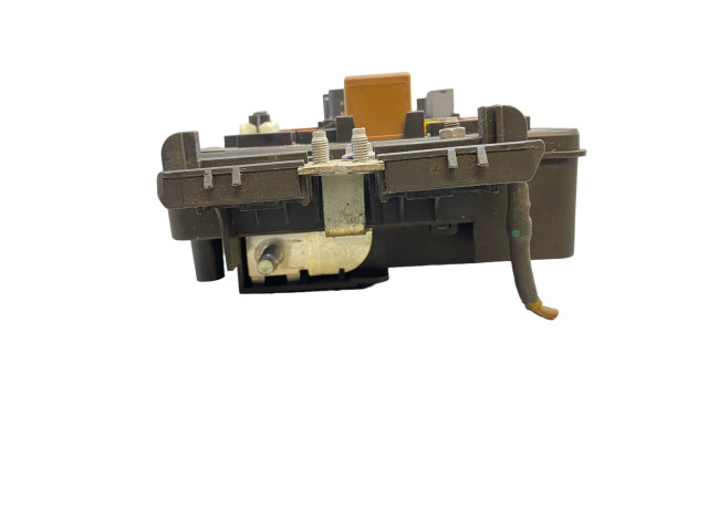 Блок предохранителей  13275883, 13222784   Opel Insignia A    