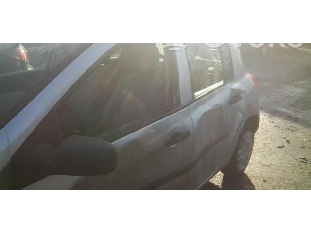 Ручка стеклоочистителей 8201590631 Renault Clio III