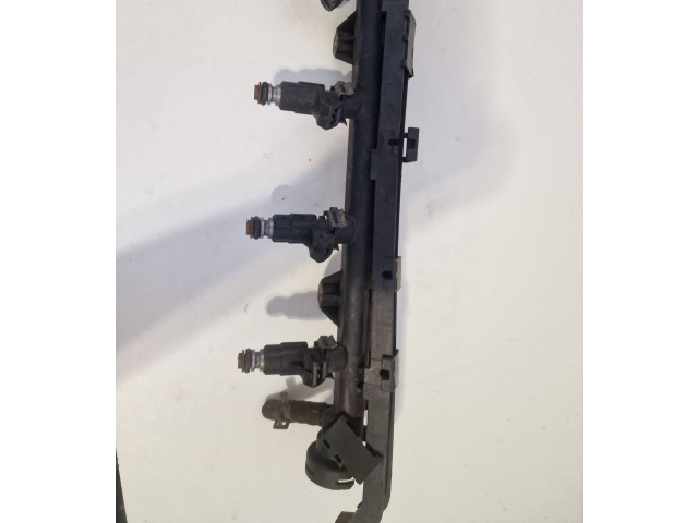 Топливная рампа 030133319l   Volkswagen Polo III 6N 6N2 6NF  