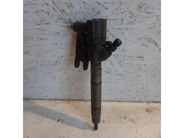 Vstřikovač 338002A900   Hyundai i30  pro naftový motor 1.6 R43E 