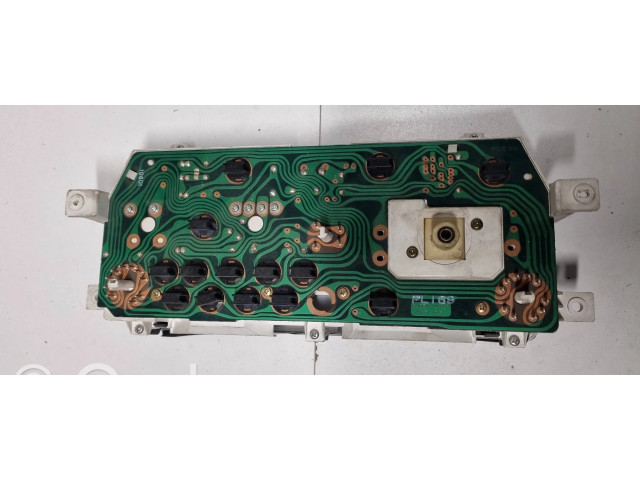 Přístrojová deska Mazda 323 1987