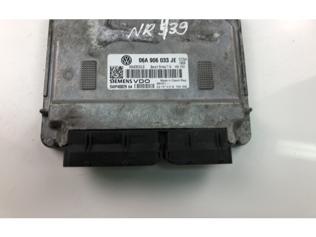 Блок управления двигателя 06A906033JE Skoda Octavia Mk1 (1U)