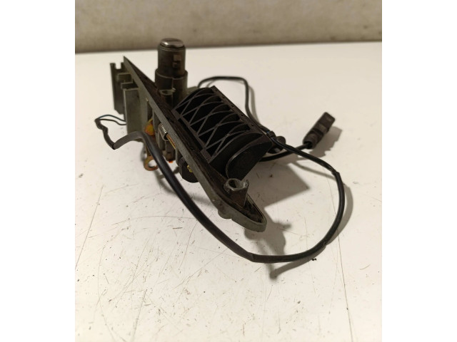 Zámek zadních dveří 7H0827565A, DA14CU1 Volkswagen Transporter - Caravelle T5 2012