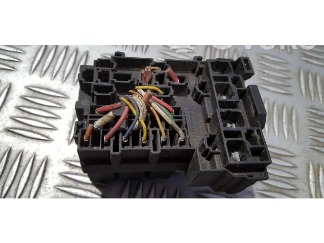 Блок предохранителей 12V2503612, 12V-25-03612 Renault Clio II