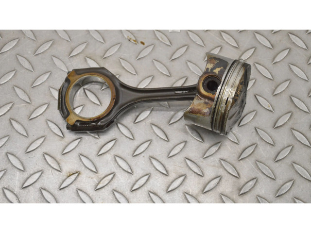 Píst 53236 Mercedes-Benz E W211 M 272.943