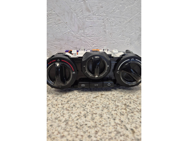 Блок управления климат-контролем E1063071   Peugeot 2008 I