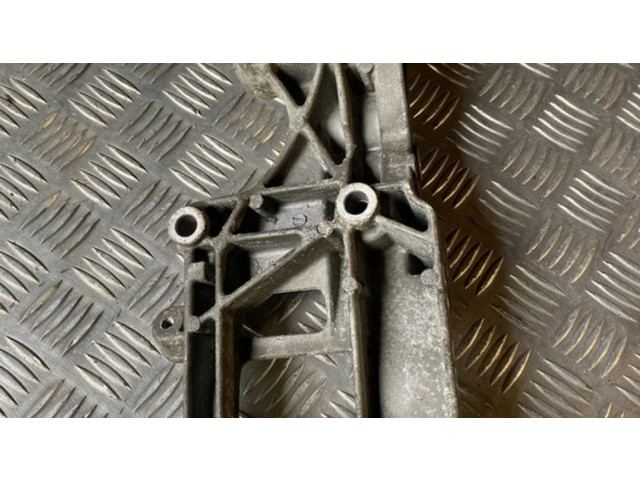 Кронштейн генератора