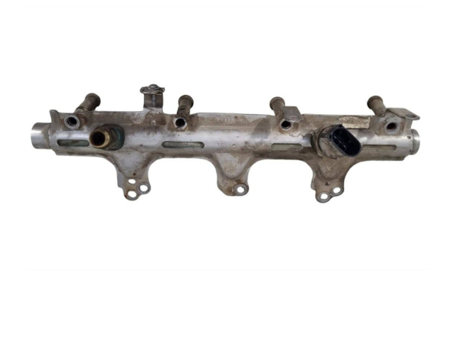 Vstřikovací lišta 06J133317J Volkswagen Tiguan CAWA