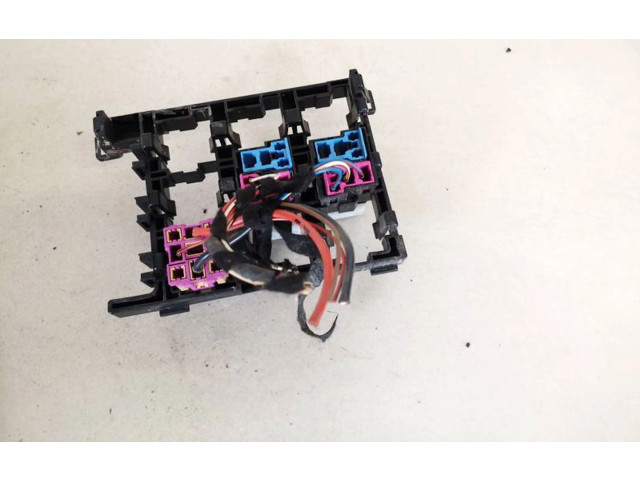   Pojistková skříňka 1t1937503a, 5n0807394a   Volkswagen Tiguan 2008