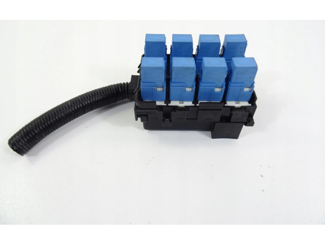   Pojistková skříňka 24382   Nssan Juke I F15 2014