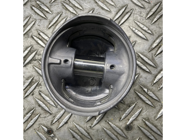 Píst    Ford Model T  pro benzínový motor 2.9  