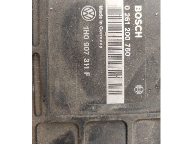 Блок управления двигателем ECU 0261200760, 1H0907311F Volkswagen Golf III 1996