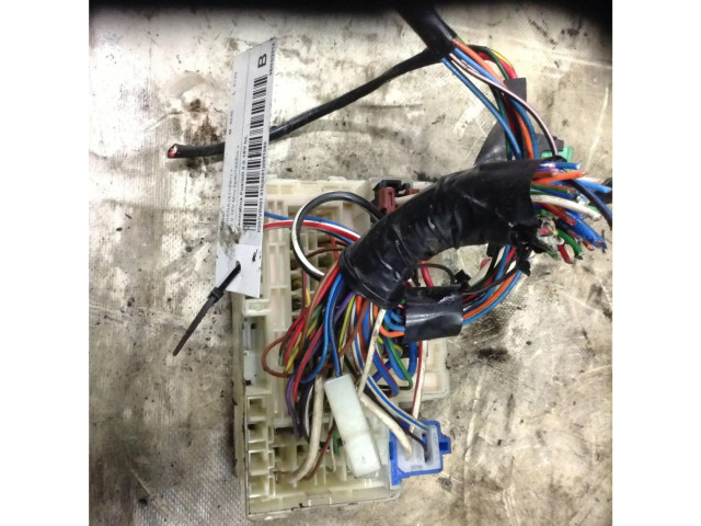 Pojistková skříňka Nissan Serena 1991