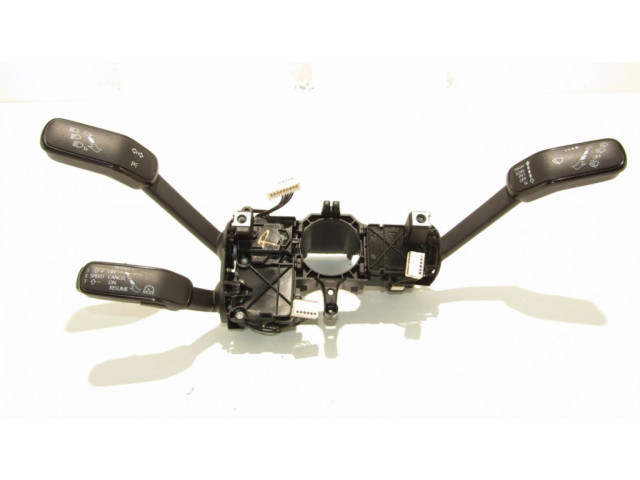 Мултифункционный включатель управления / ручка