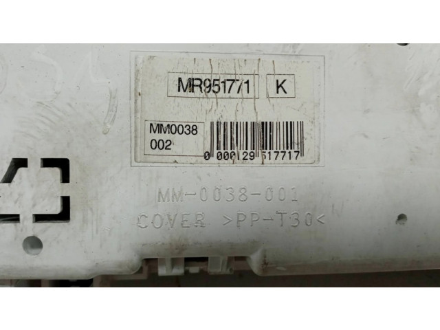 Панель приборов MR951771, MM0038002 Mitsubishi Colt