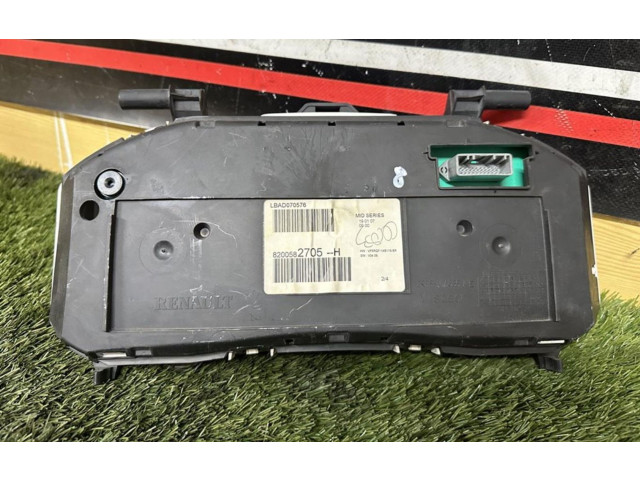 Přístrojová deska Renault Clio III 8200582705H