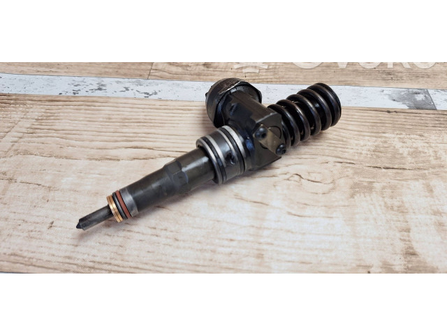 Форсунка 038130073BQ    Skoda Octavia Mk2 (1Z)  BMM 