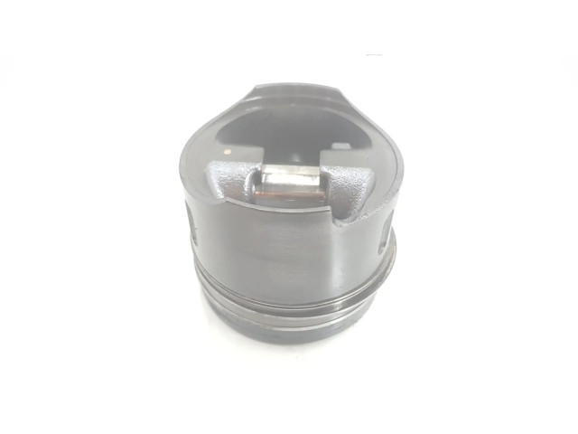 Píst A6460300517, 1141CB Mercedes-Benz C W204 pro naftový motor 2.1