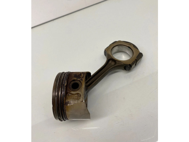 Поршень с шатуном K4M750 Renault Kangoo I