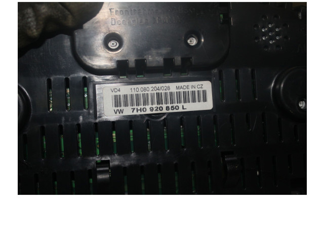Přístrojová deska Volkswagen Transporter - Caravelle T5 2007 7H0920850L