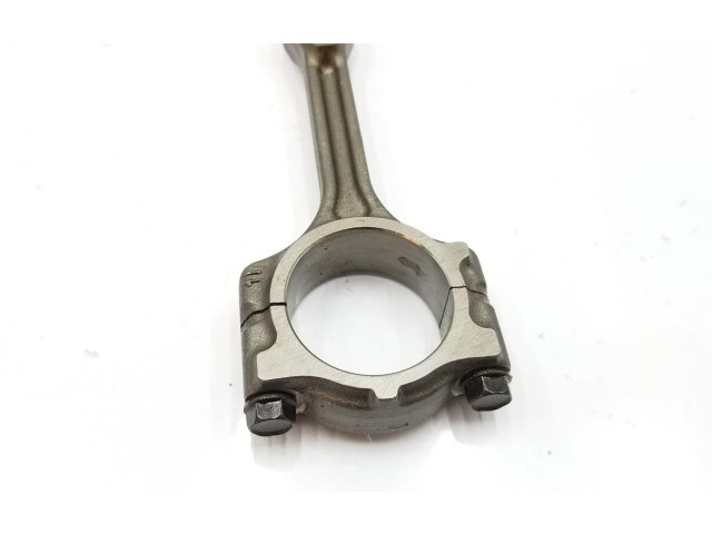 Шатун  121003320R    Dacia Sandero для бензинового двигателя 0.9