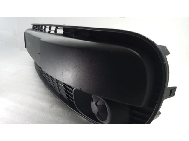 Передняя решётка Fiat 500L 2013- года 735522417