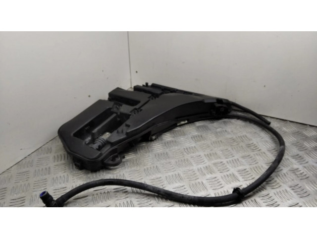 Бачок оконной жидкости