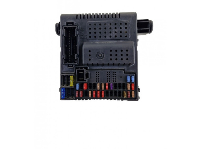   Pojistková skříňka 28087582, 30786890   Volvo XC90 2008