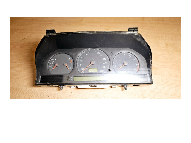 Панель приборов 9451530   Volvo S70  V70  V70 XC       