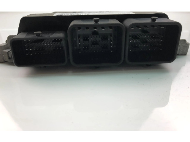 Блок управления двигателем Блок управления 31355792, S180134104A   Volvo V70