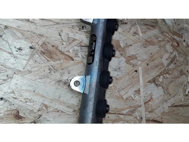 Vstřikovací lišta 0281002800, 8200718753 Renault Laguna III pro naftový motor 2.0 M9R802