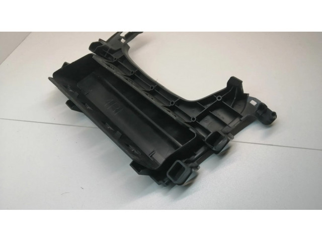 Другая деталь панели