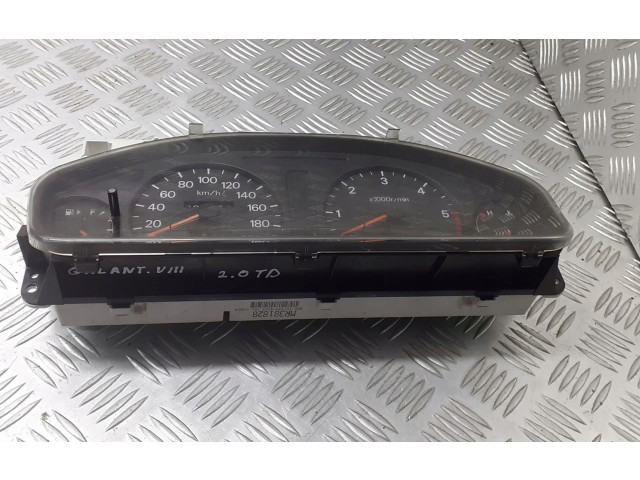 Панель приборов MR381828 Mitsubishi Galant