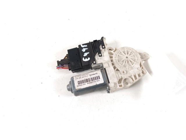 Масляный насос   5K0959704A  Skoda Octavia Mk2 (1Z) 