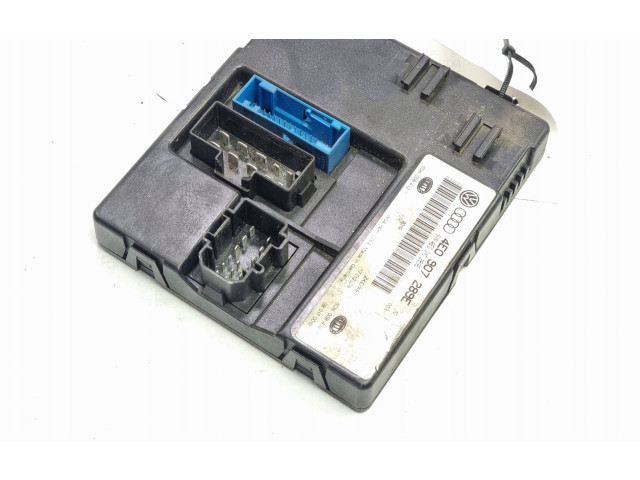 Přístrojová deska  Audi A8 S8 D3 4E 2008   