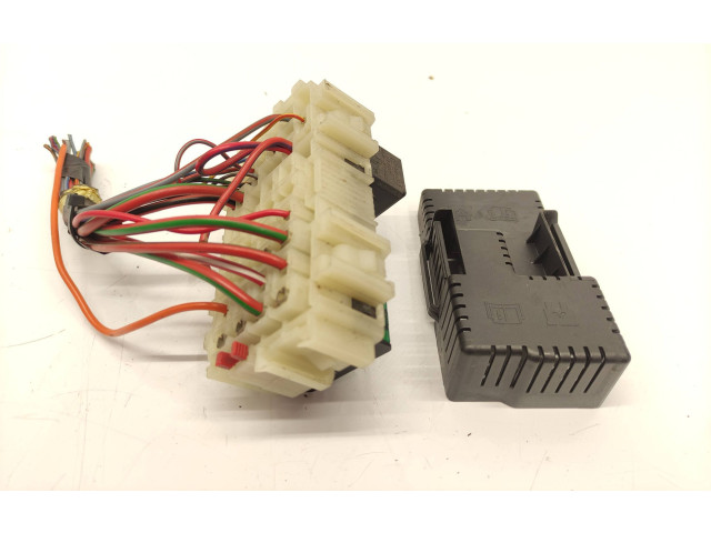 Блок предохранителей 6G9T14C507, 6G9T14K131 Volvo V70