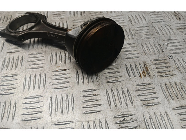 Píst 06M107066AB Audi Q7 4M DCB