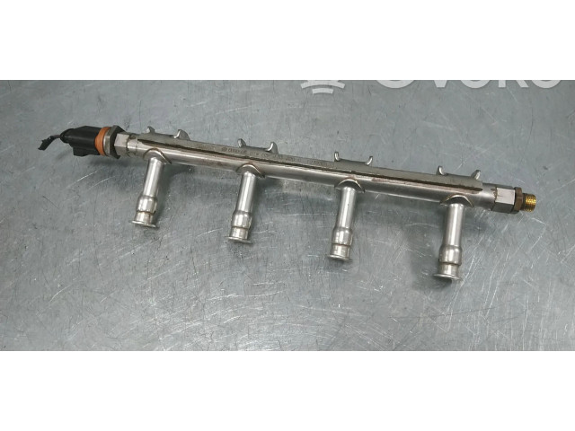 Топливная рампа 03F133320C   Volkswagen Golf VI   для двигателя CBZB